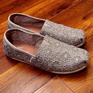 Toms size 7 Youth/Kids